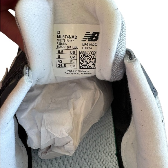 New Balance Black and Yellow Sneakers - Picture 7 of 8